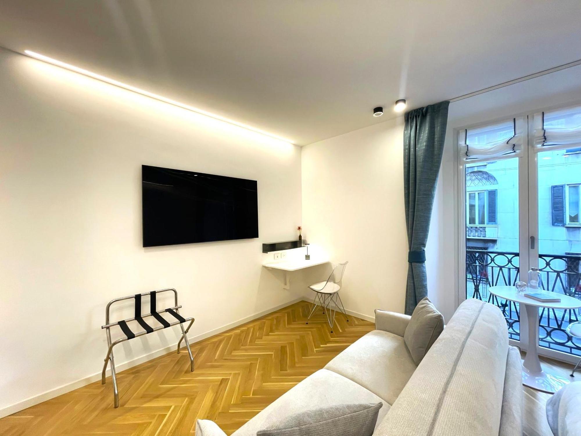 B And G San Babila- Luxury In The Heart Of Milano - Design District Hotel Exterior foto