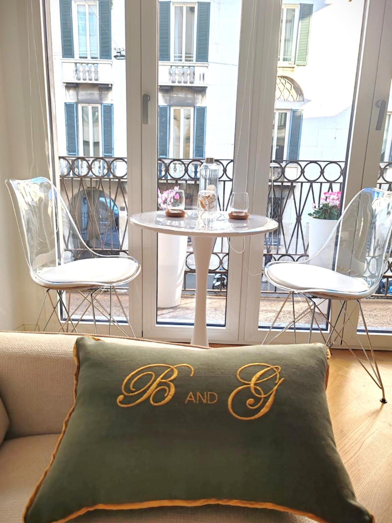 B And G San Babila- Luxury In The Heart Of Milano - Design District Hotel Exterior foto
